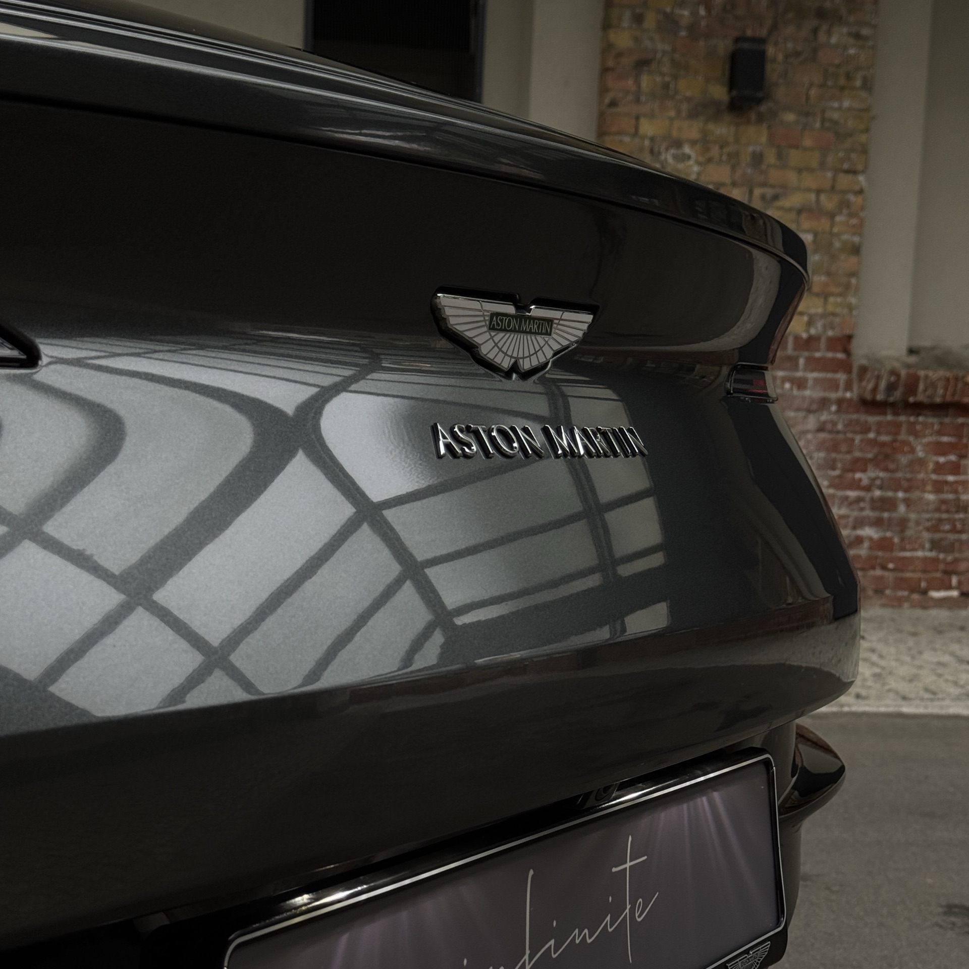 2019 Aston Martin null Detail - Mieten in Berlin
