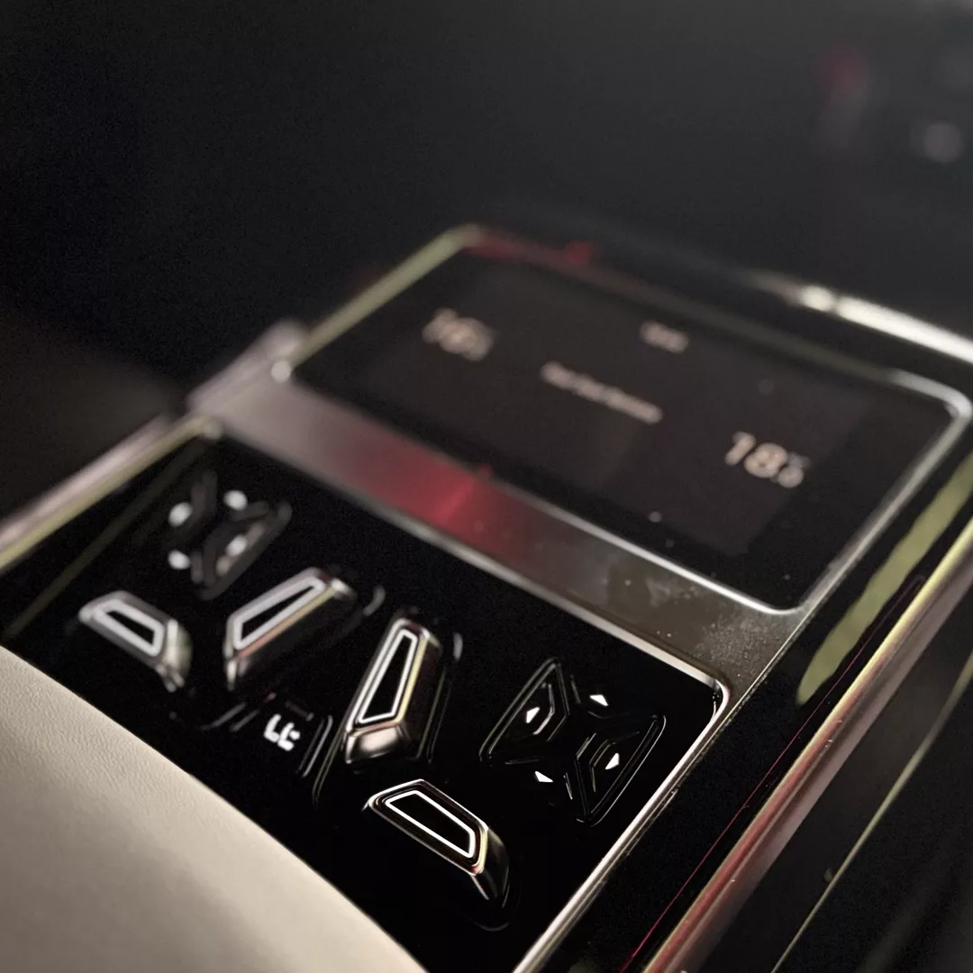 Audi A8L 50 TDI Quattro Rücksitzsteuerung mieten