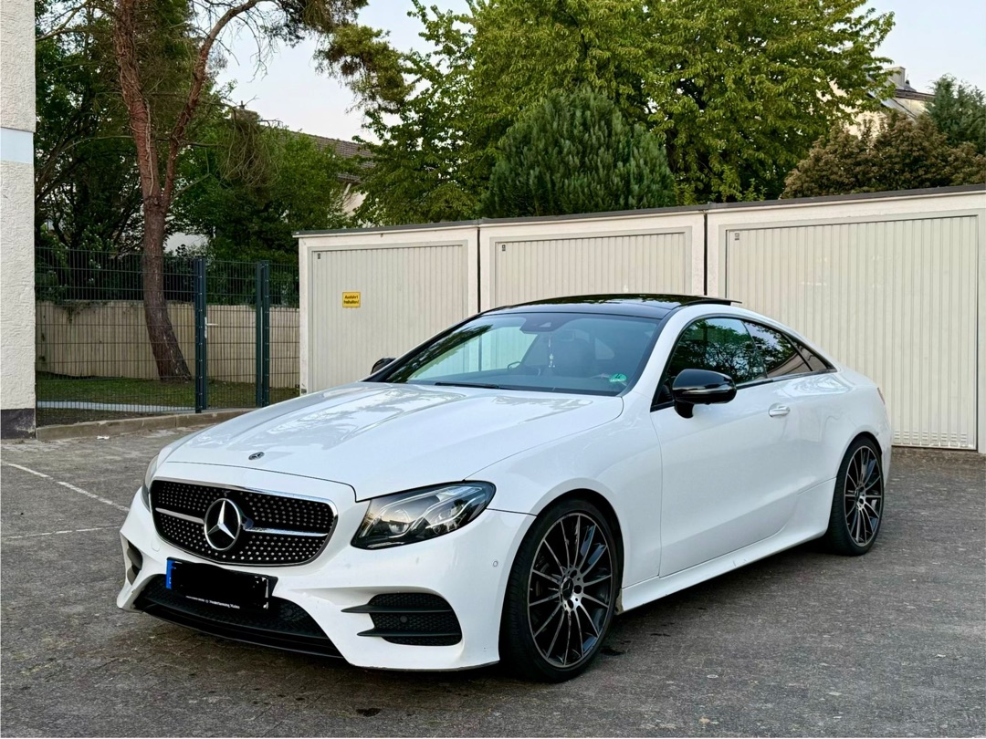 2017 Mercedes null Seitenansicht links - Mieten in Maintal