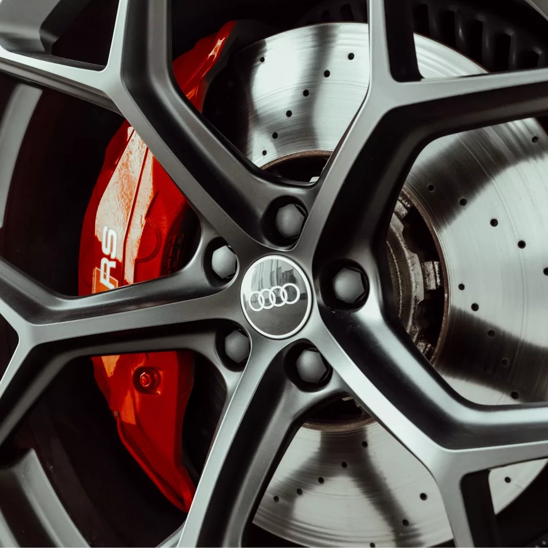 Audi RS7 Performance Detailansicht der Felge und Bremse mieten