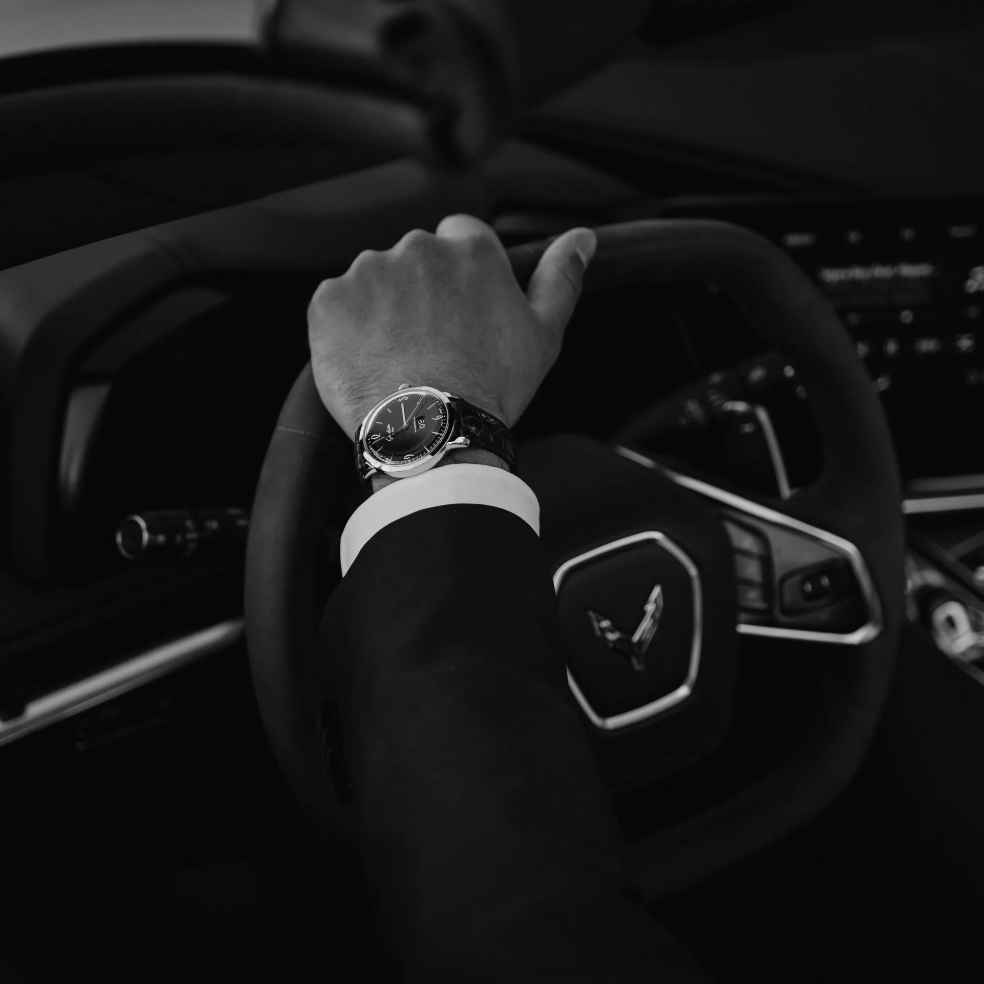 Corvette C8 Cabrio Innenraum mit Ledersitzen mieten.