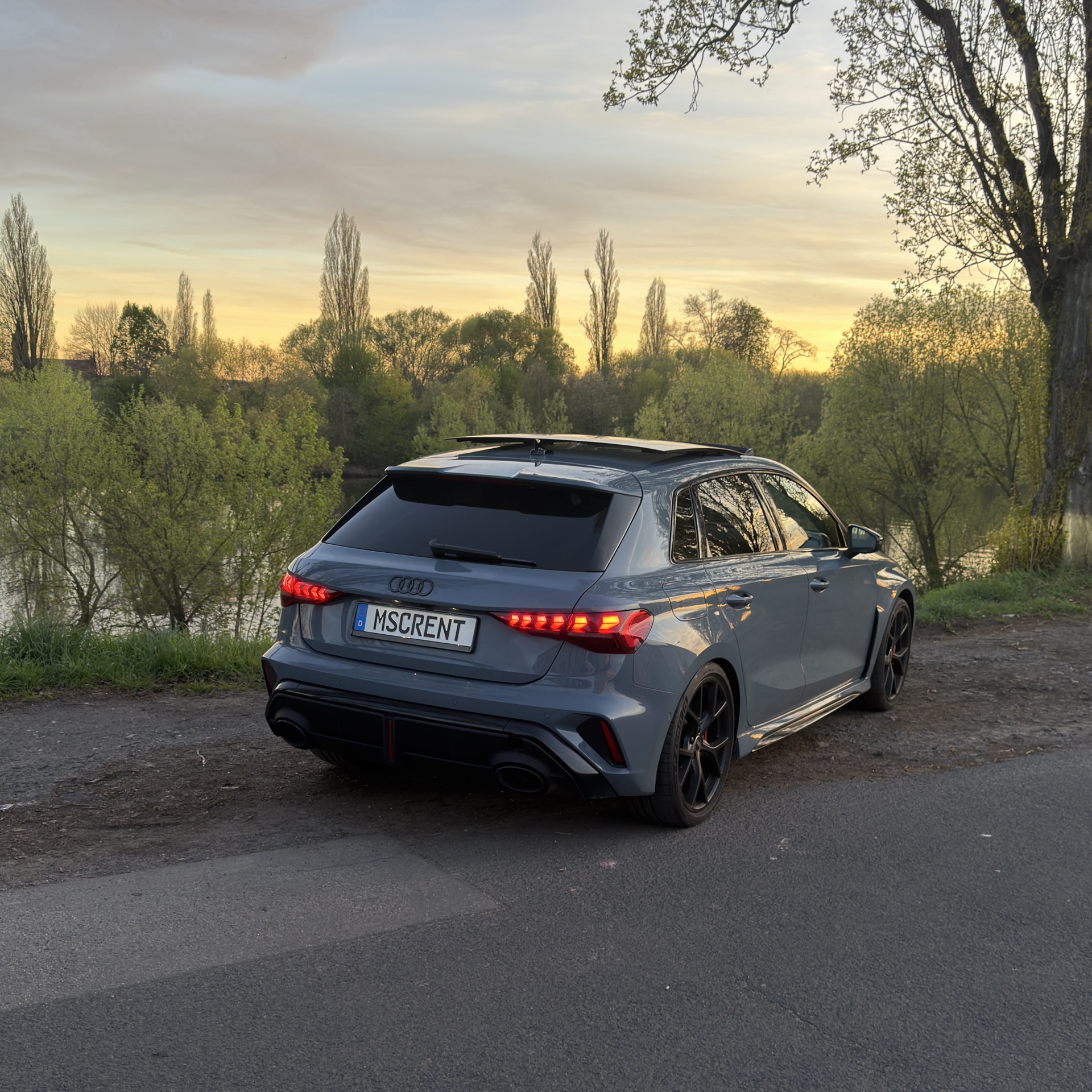 2025 Audi null Seitenansicht links