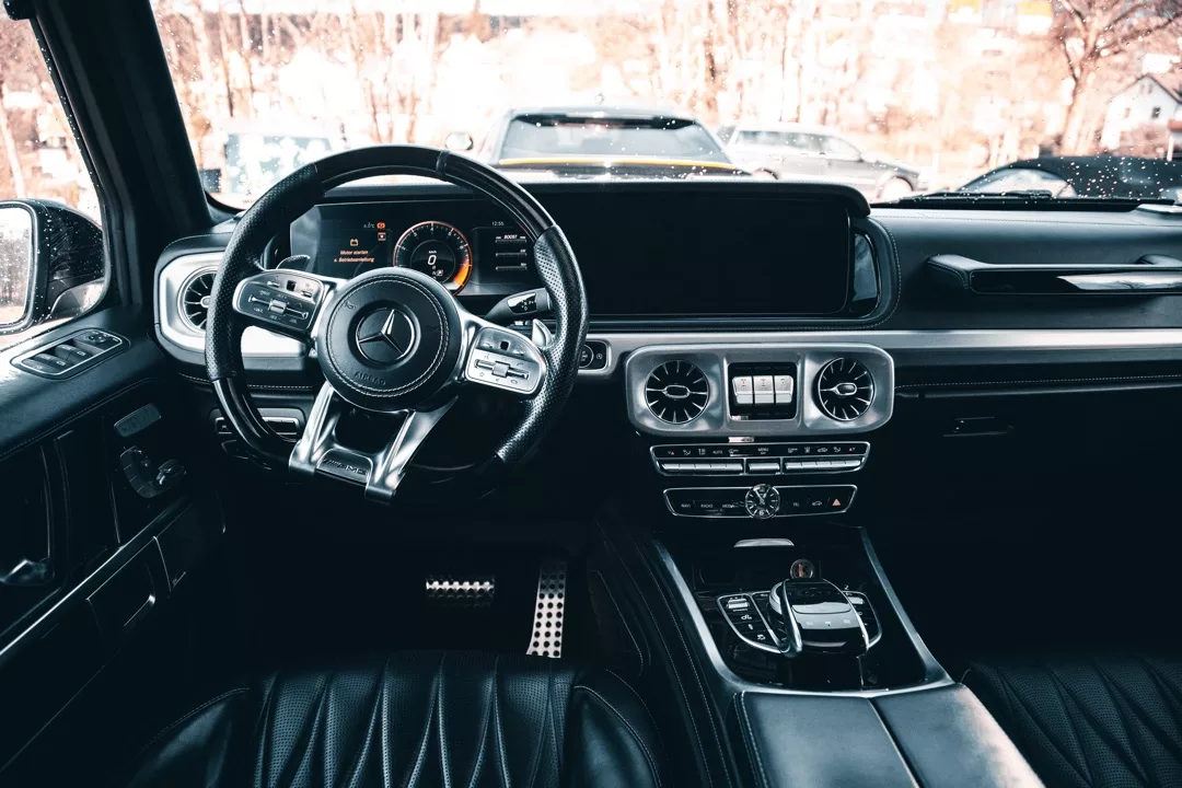 Mercedes G63 AMG Innenraum mit Leder-Ausstattung mieten
