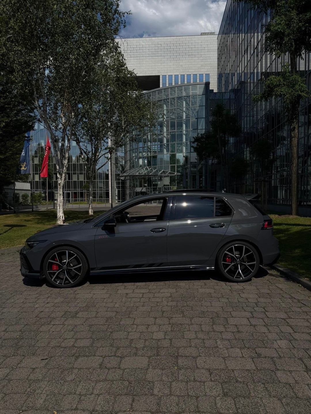 2025 VW null Innenraum Cockpit - Mieten in Frankfurt am Main