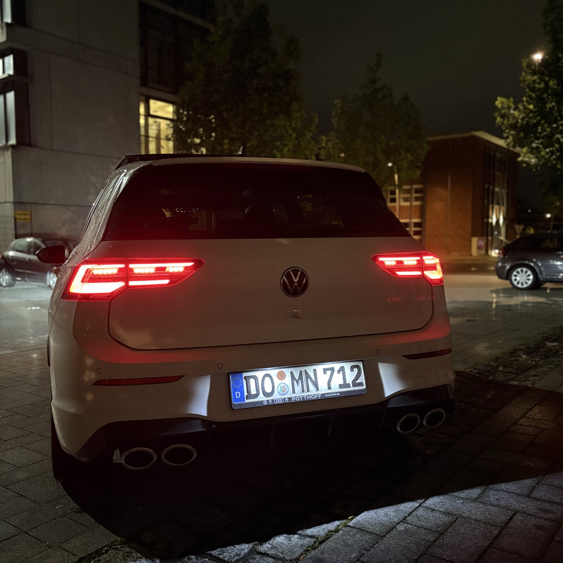 2024 VW null Seitenansicht links - Mieten in Dortmund
