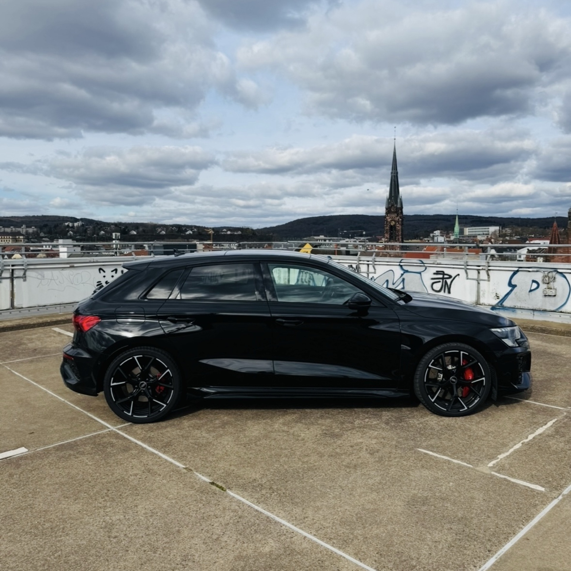 2023 Audi null Seitenansicht links - Mieten in Saarbrücken