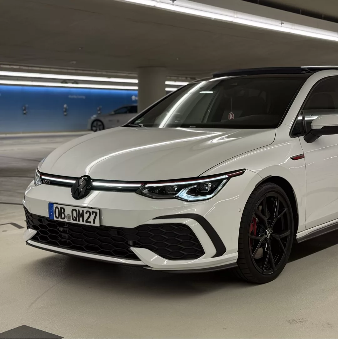 2024 VW Golf 8 GTI 2.0TSI DSG Pano Harman Kardon mit 257PS, Automatik, 6s (0-100) - Mieten in Oberhausen