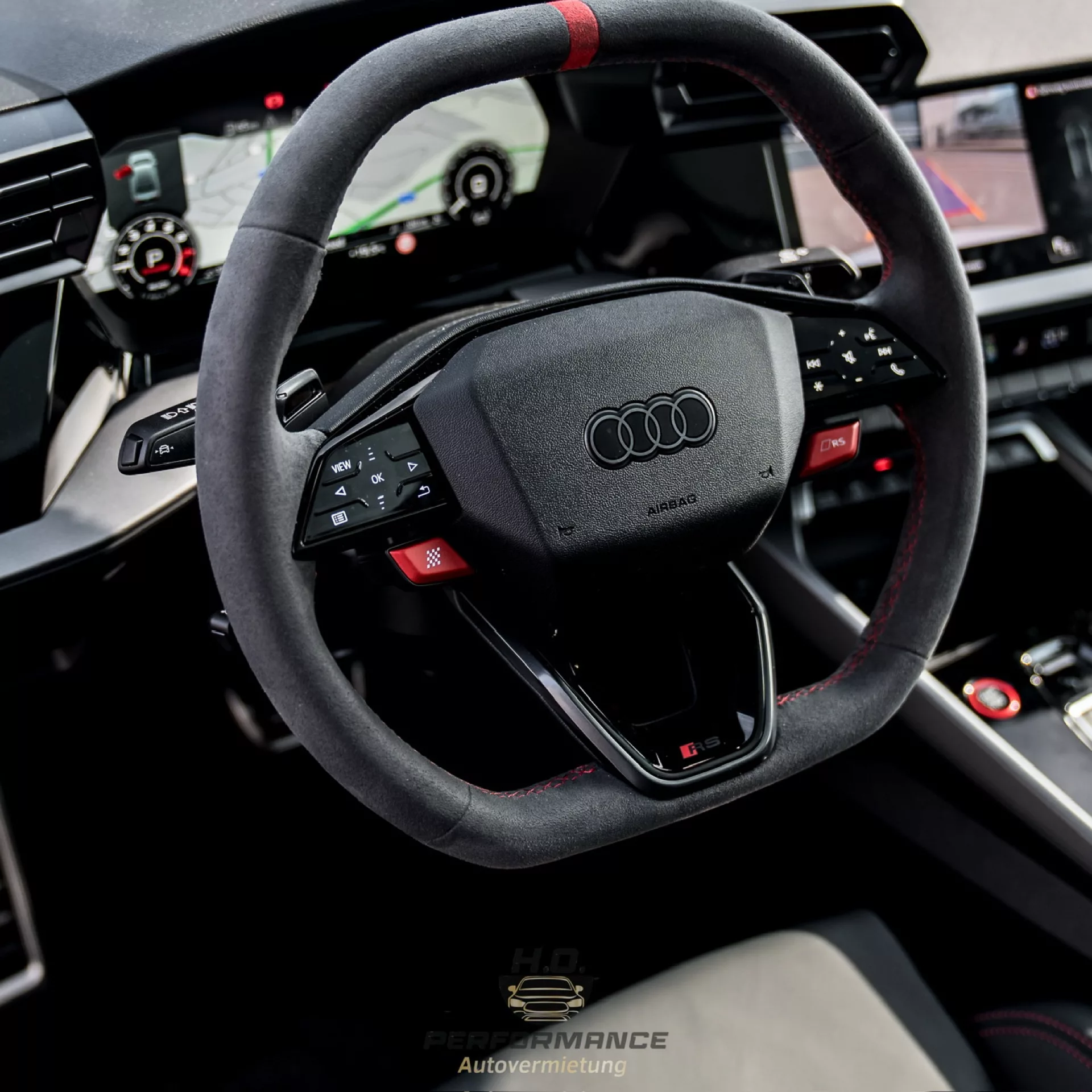 Audi RS3 Facelift 2025 Lenkrad-Detailansicht mieten