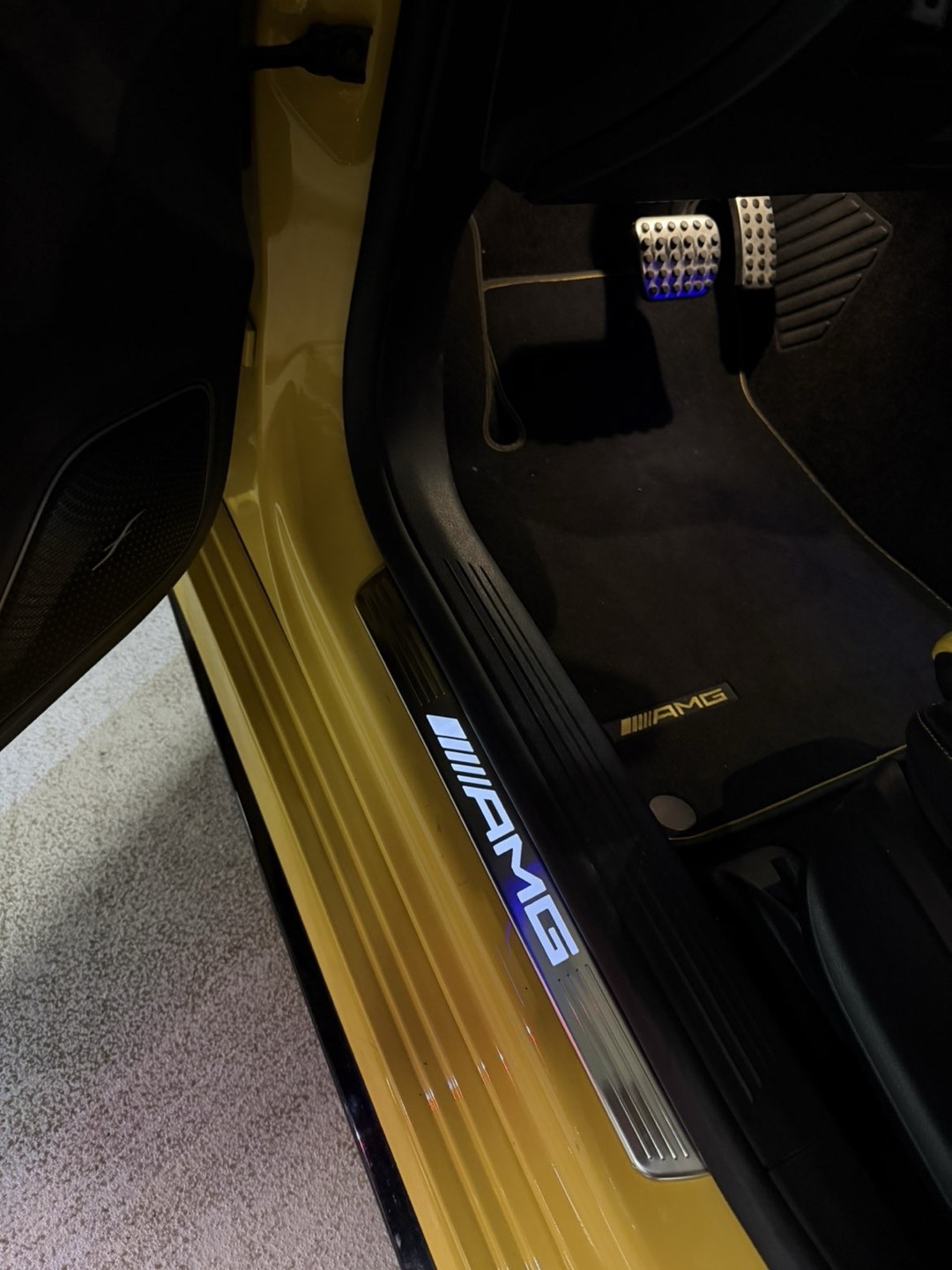 2020 Mercedes null Innenraum Cockpit - Mieten in Mülheim an der Ruhr