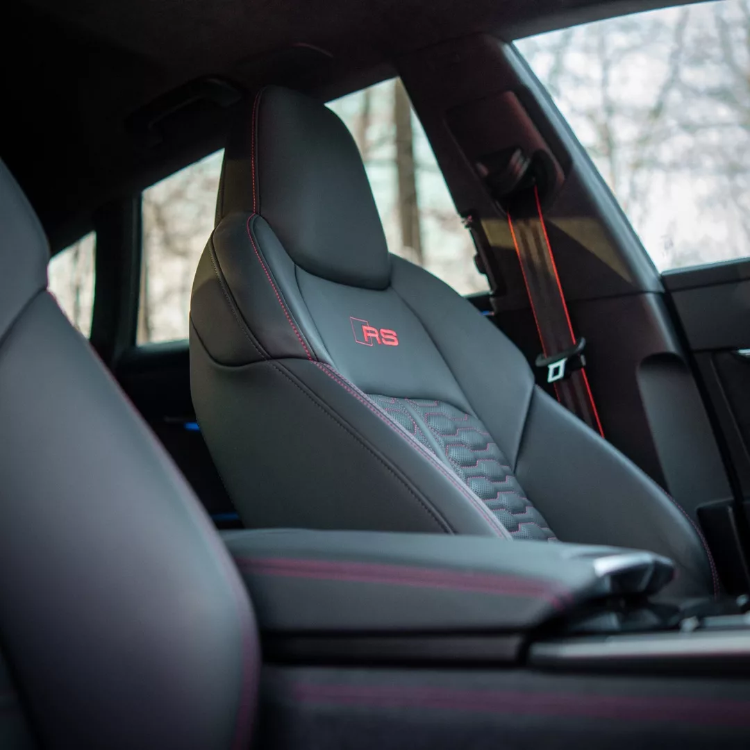 Audi RS 7 Performance Innenraum mit Sportsitzen mieten