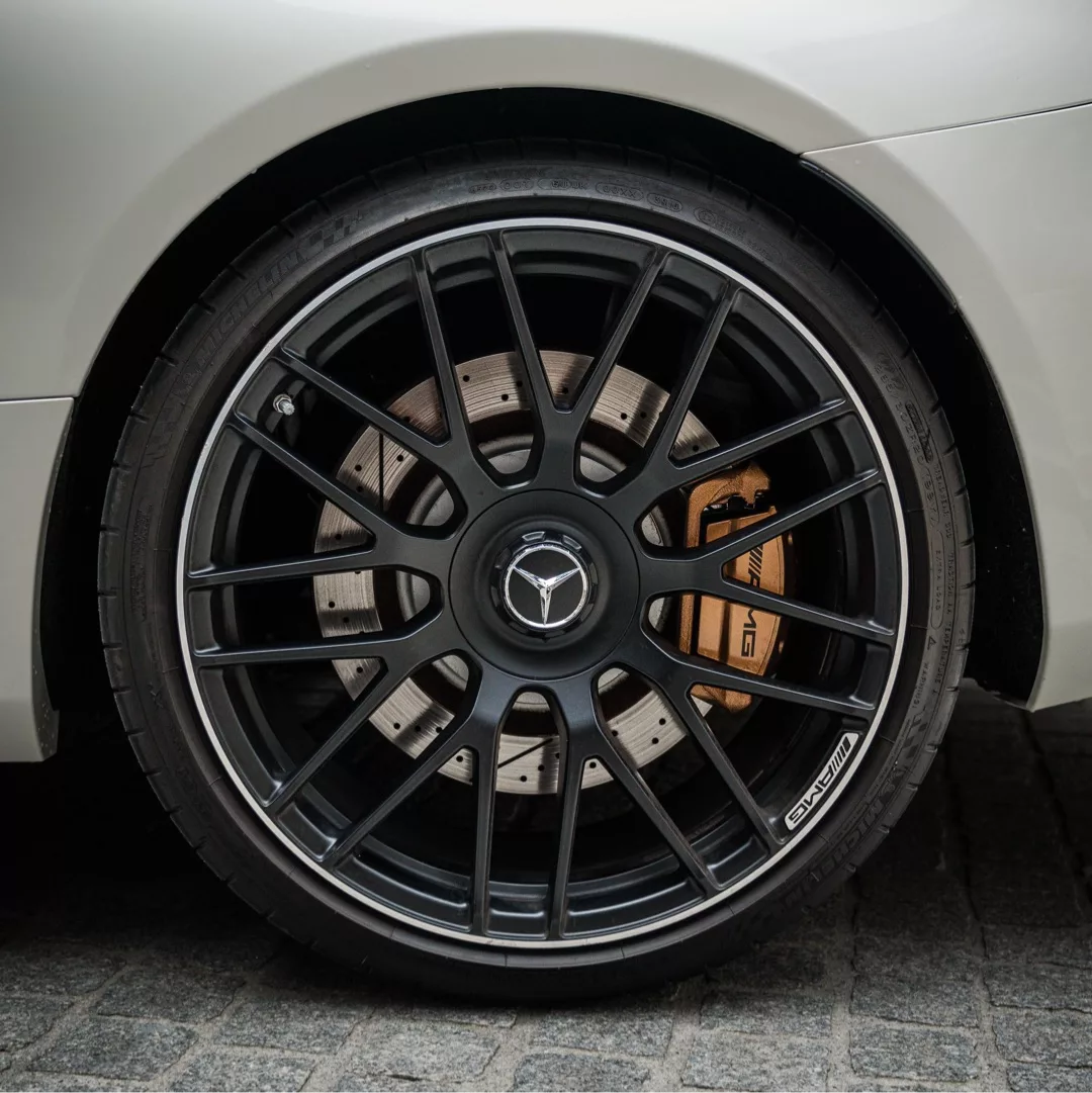 Mercedes C63s AMG Edition 1 Reifen Detailansicht mieten