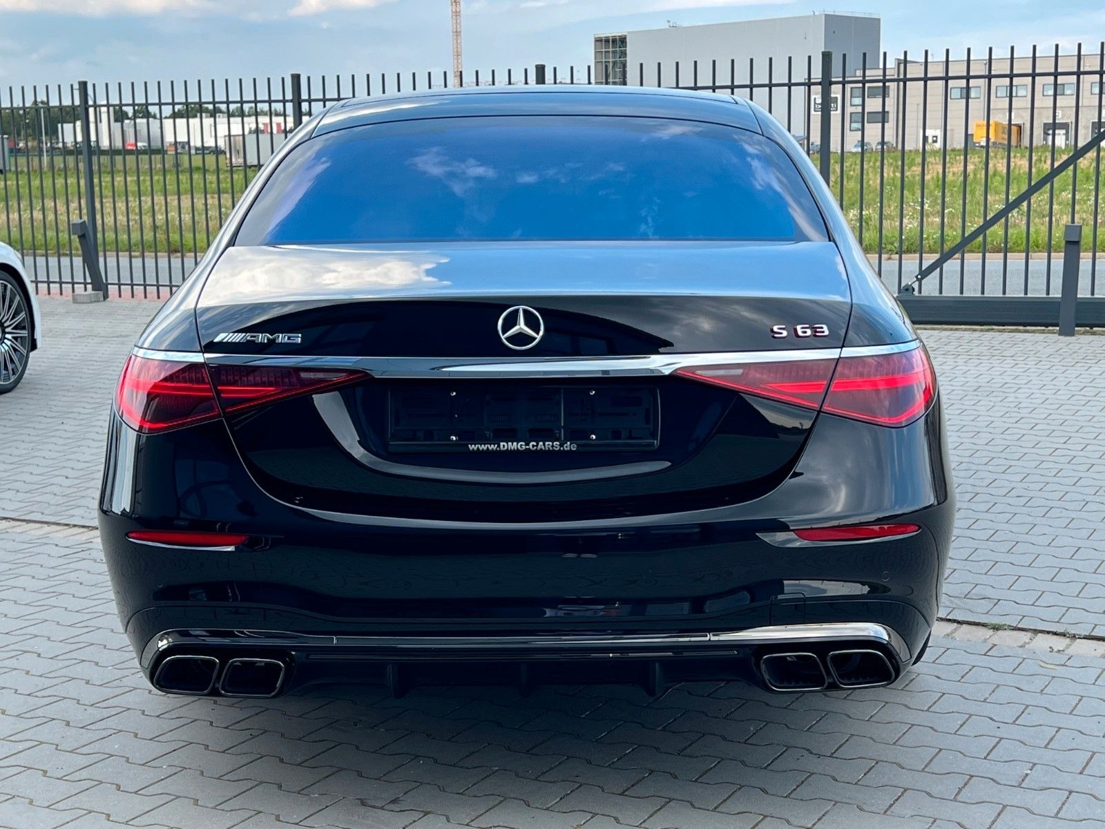 2024 Mercedes null Rückansicht - Mieten in Frankfurt am Main