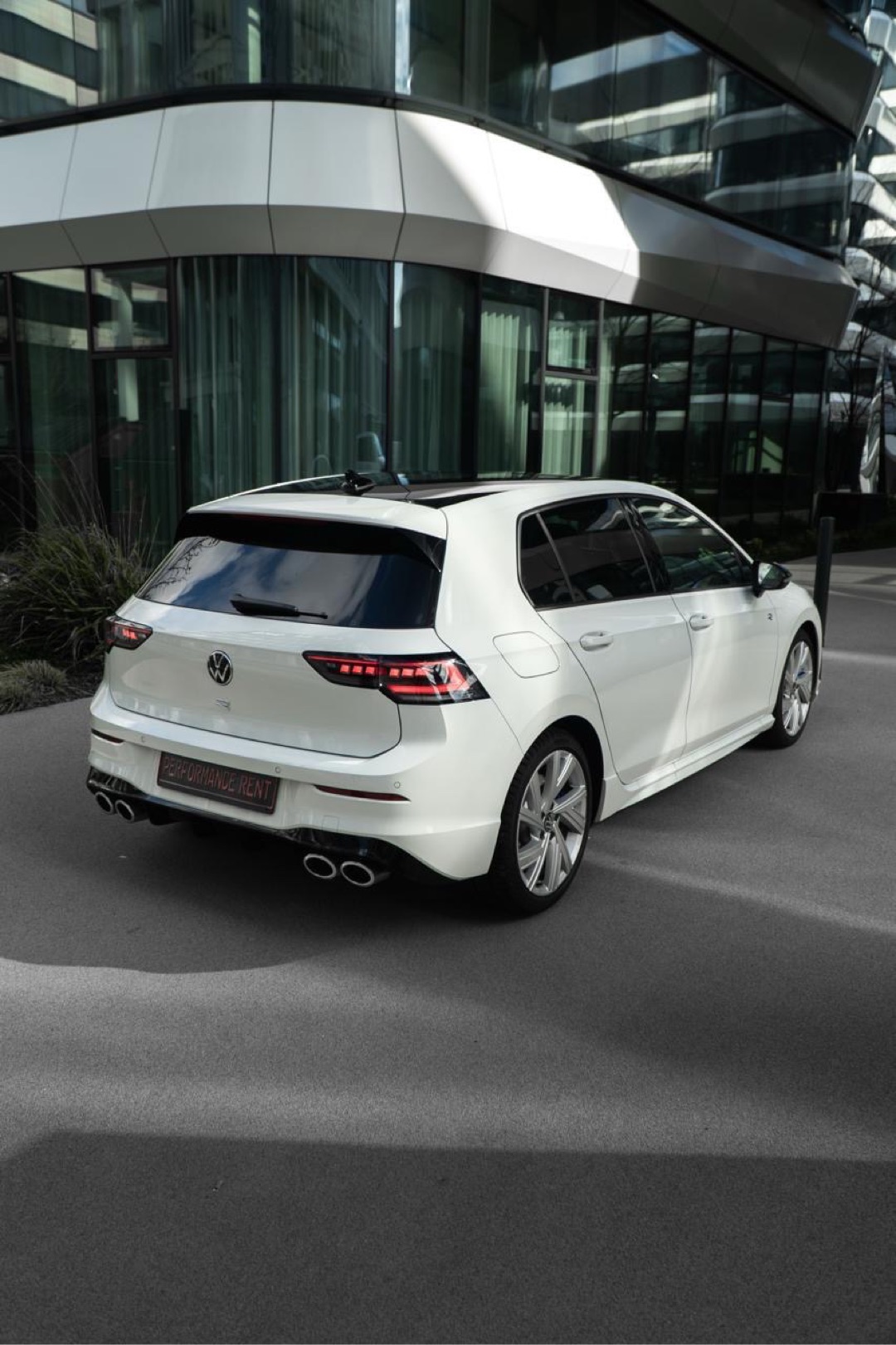 2026 VW null Rückansicht - Mieten in Dreieich