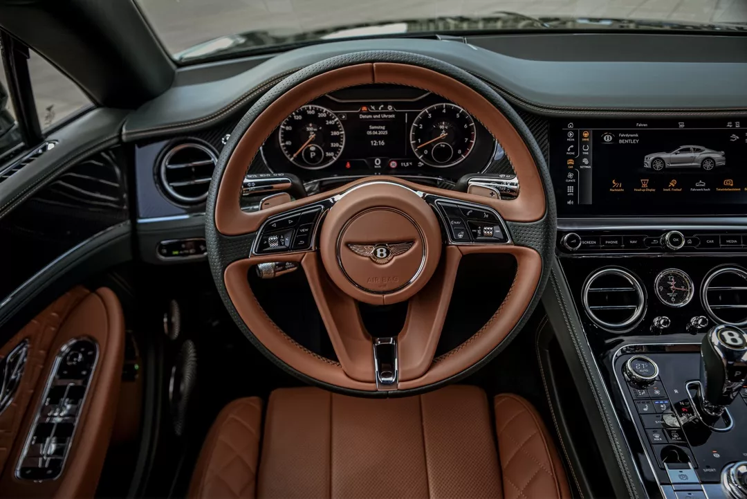 Bentley Continental GT Cockpit mit Lederausstattung mieten