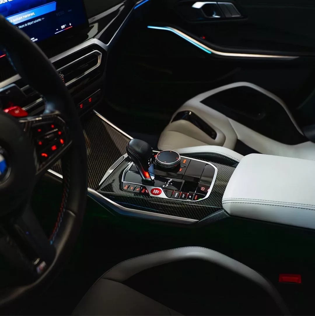 BMW M3 Competition Innenraum mit Carbon-Details mieten