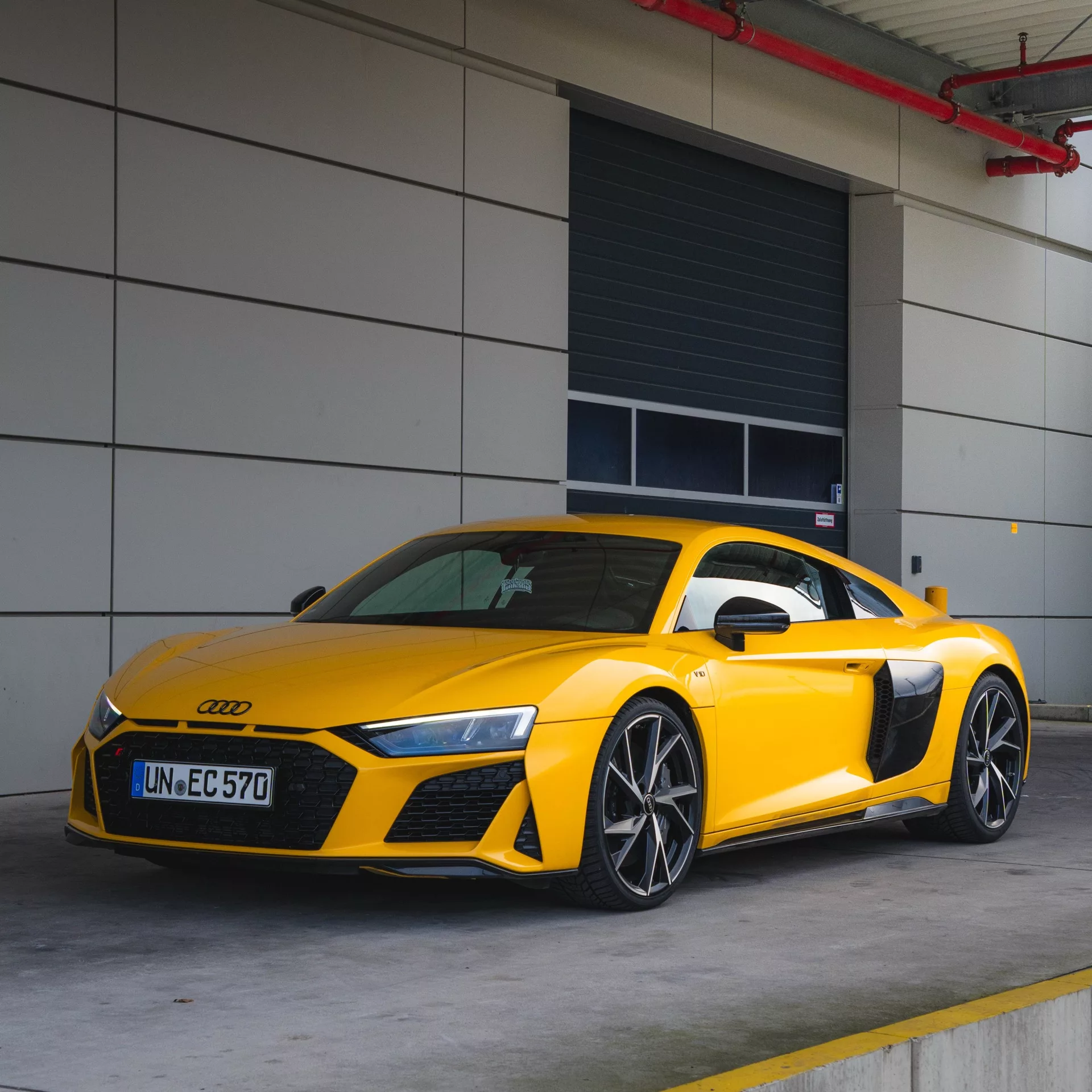 2024 Audi R8 Coupé V10 mit 570PS, Automatik, 3.2s (0-100) - Mieten in Dortmund
