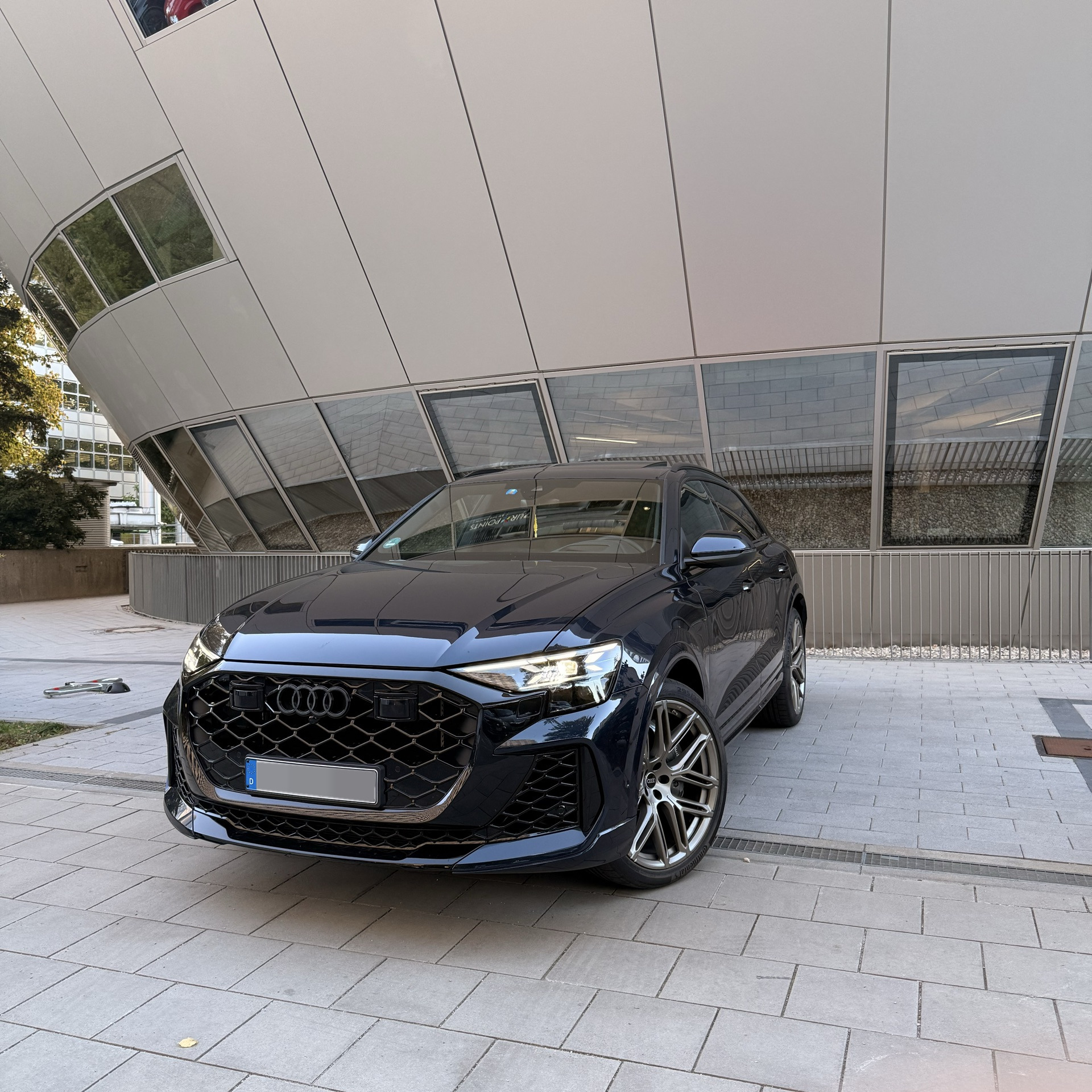2026 🥨🎉Audi RS Q8 – 600 PS Performance-SUV mit quattro mit 600PS, Automatik, 3.8s (0-100) - Mieten in Unterföhring