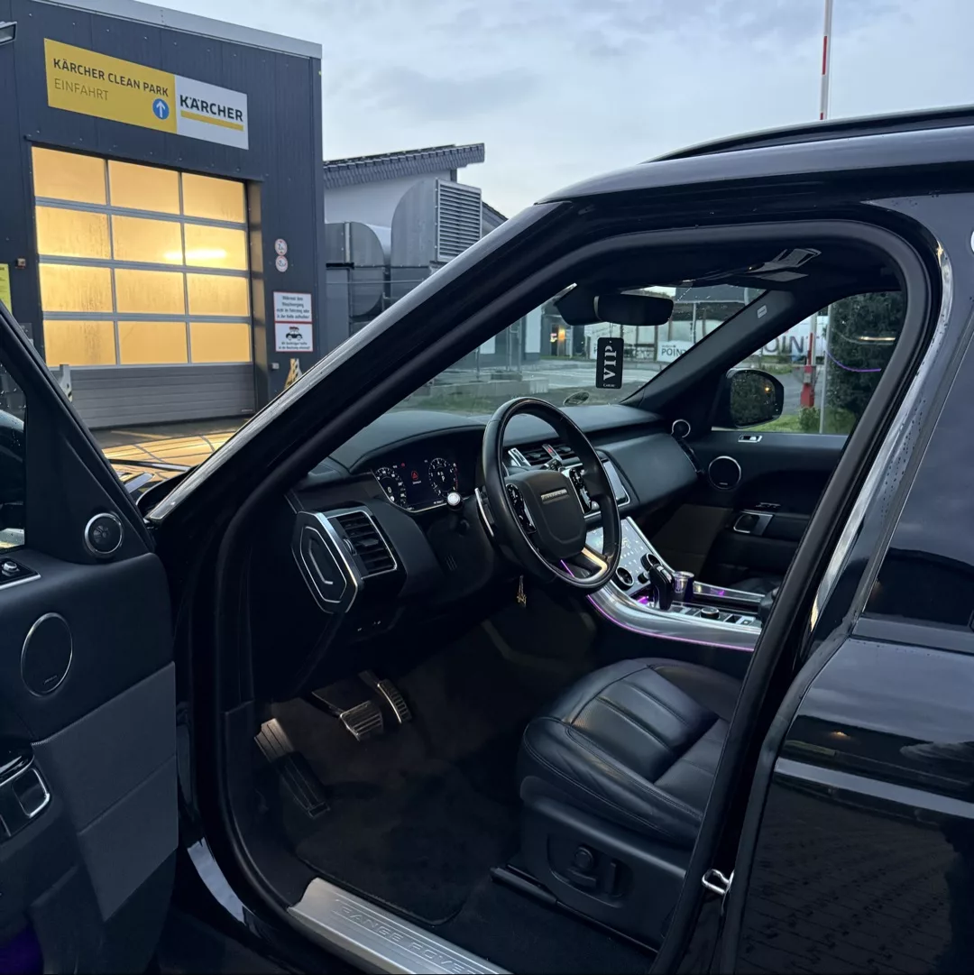 Range Rover Sport V8 Innenansicht mit Ledersitzen mieten.