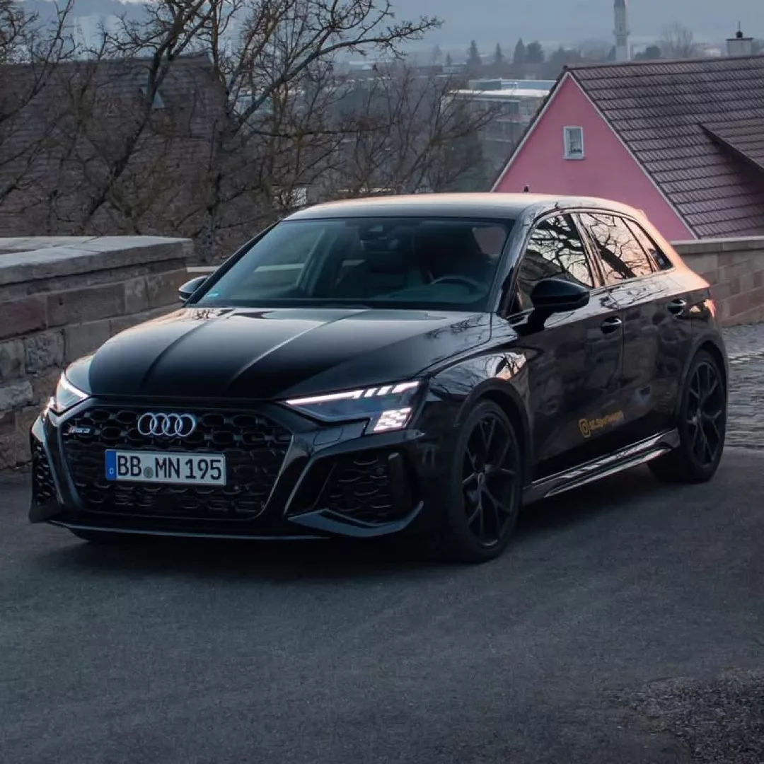 2022 Audi RS3 mit 400PS, Automatik, 3.8s (0-100) - Mieten in Weil der Stadt