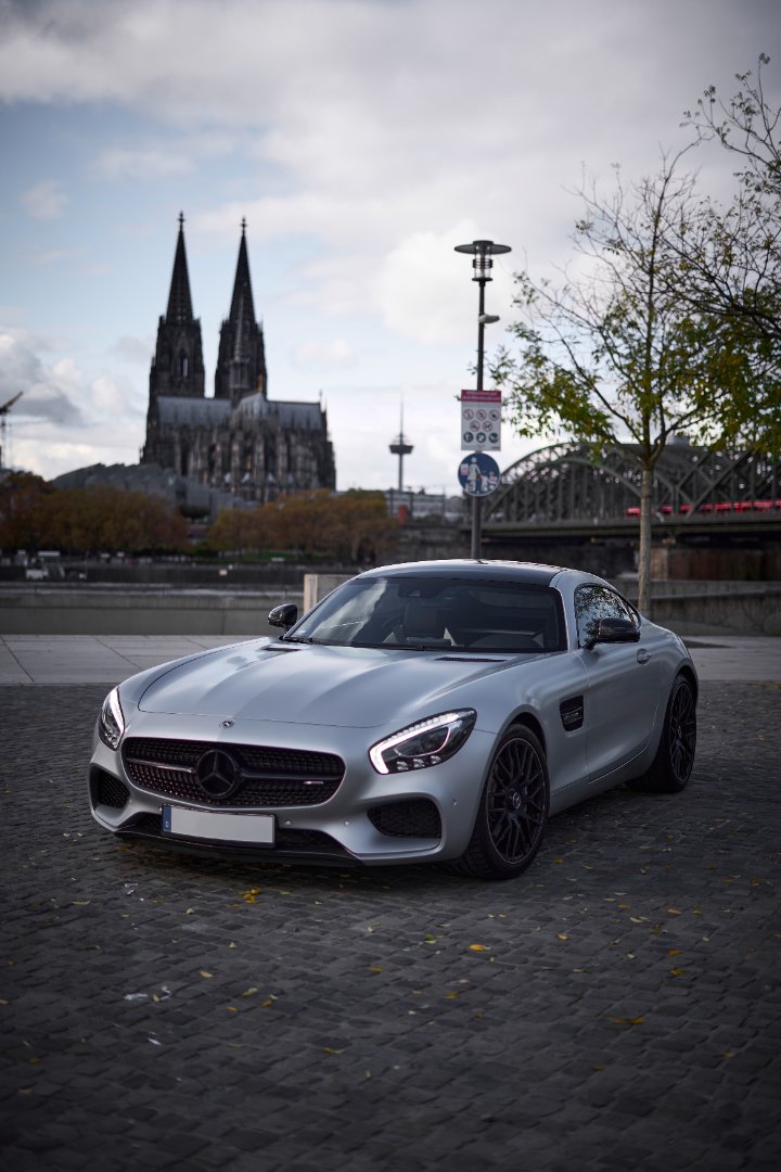 2016 Mercedes Seitenansicht links - Mieten in Köln