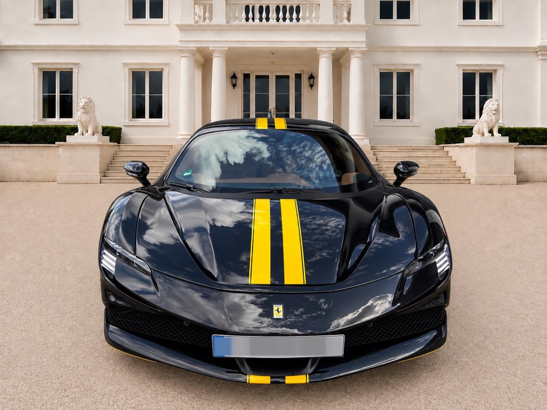 2022 Ferrari null Seitenansicht links - Mieten in Berlin