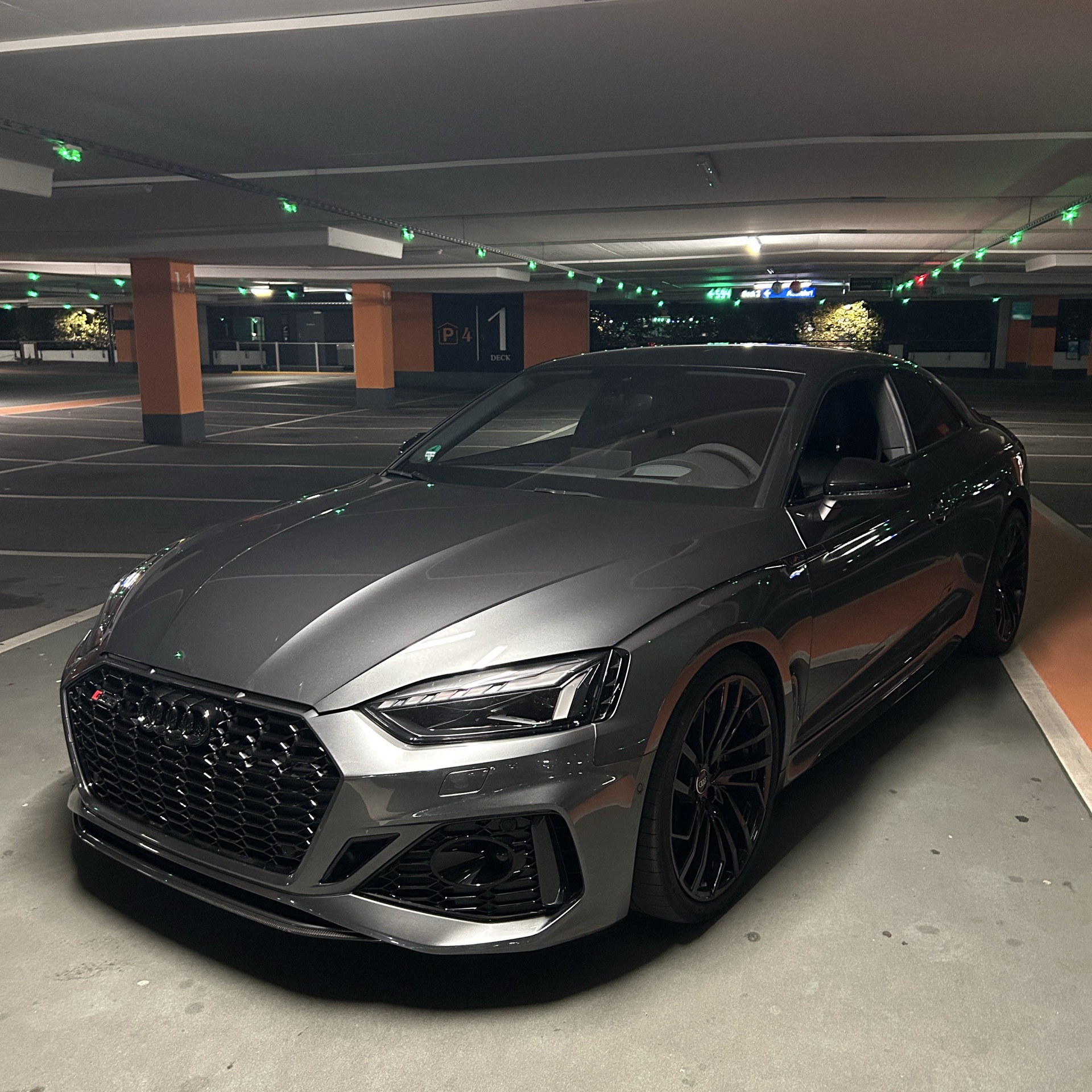 2022 Audi Rs 5 mit 450PS, Automatik, 3.6s (0-100) - Mieten in Oberhausen