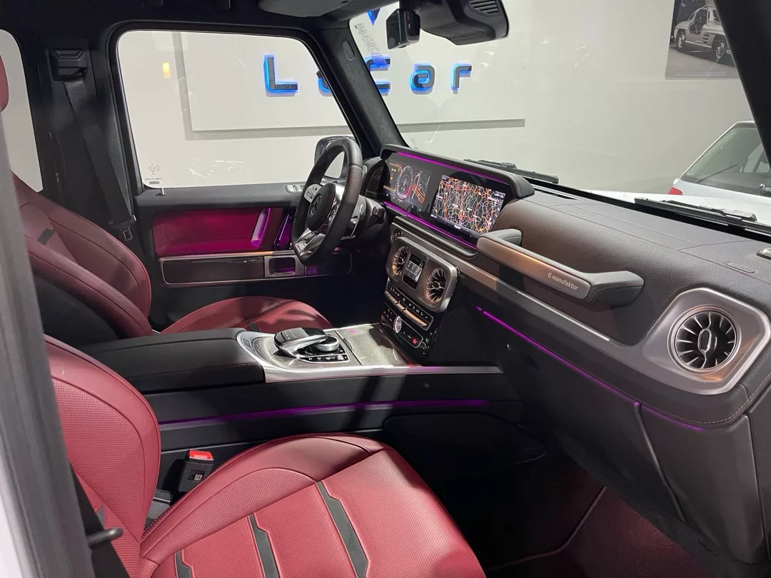 Mercedes Benz G63 AMG Innenraum mit roten Ledersitzen mieten