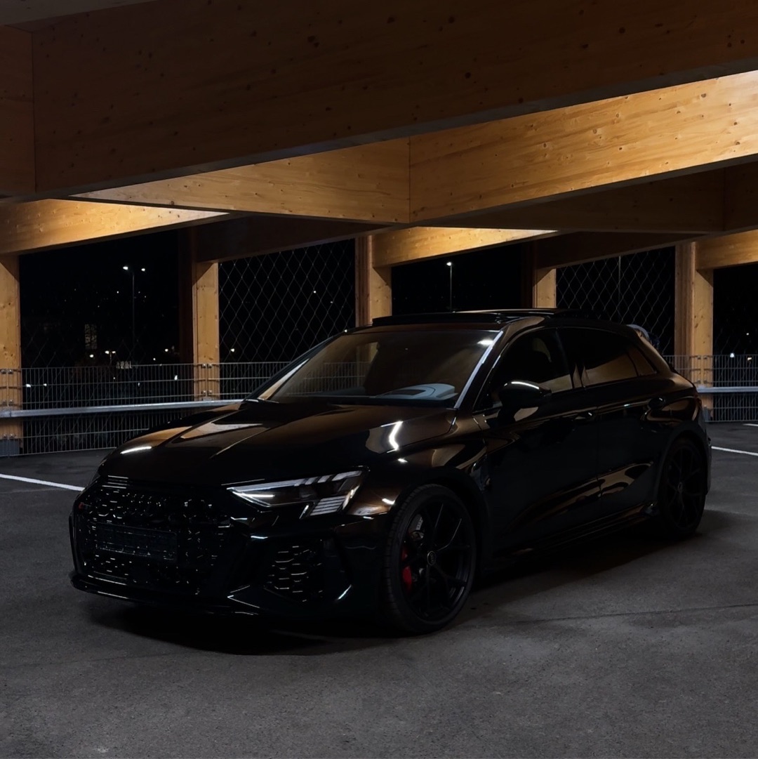 2024 Audi RS3 Sportback mit 400PS, Automatik, 3.8s (0-100) - Mieten in Esslingen am Neckar