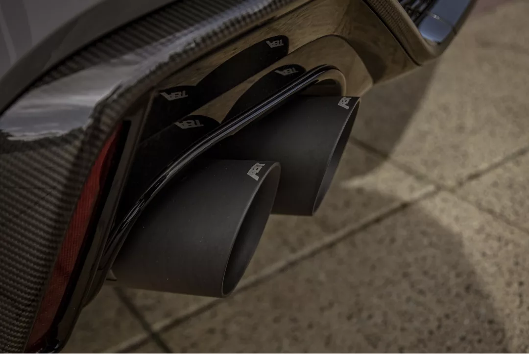 Audi RS6-S ABT 2025 Auspuffdetails mieten