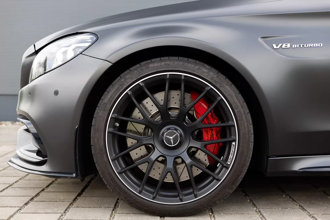 Mercedes Benz C63s Coupé V8 Biturbo Nahaufnahme Rad mieten