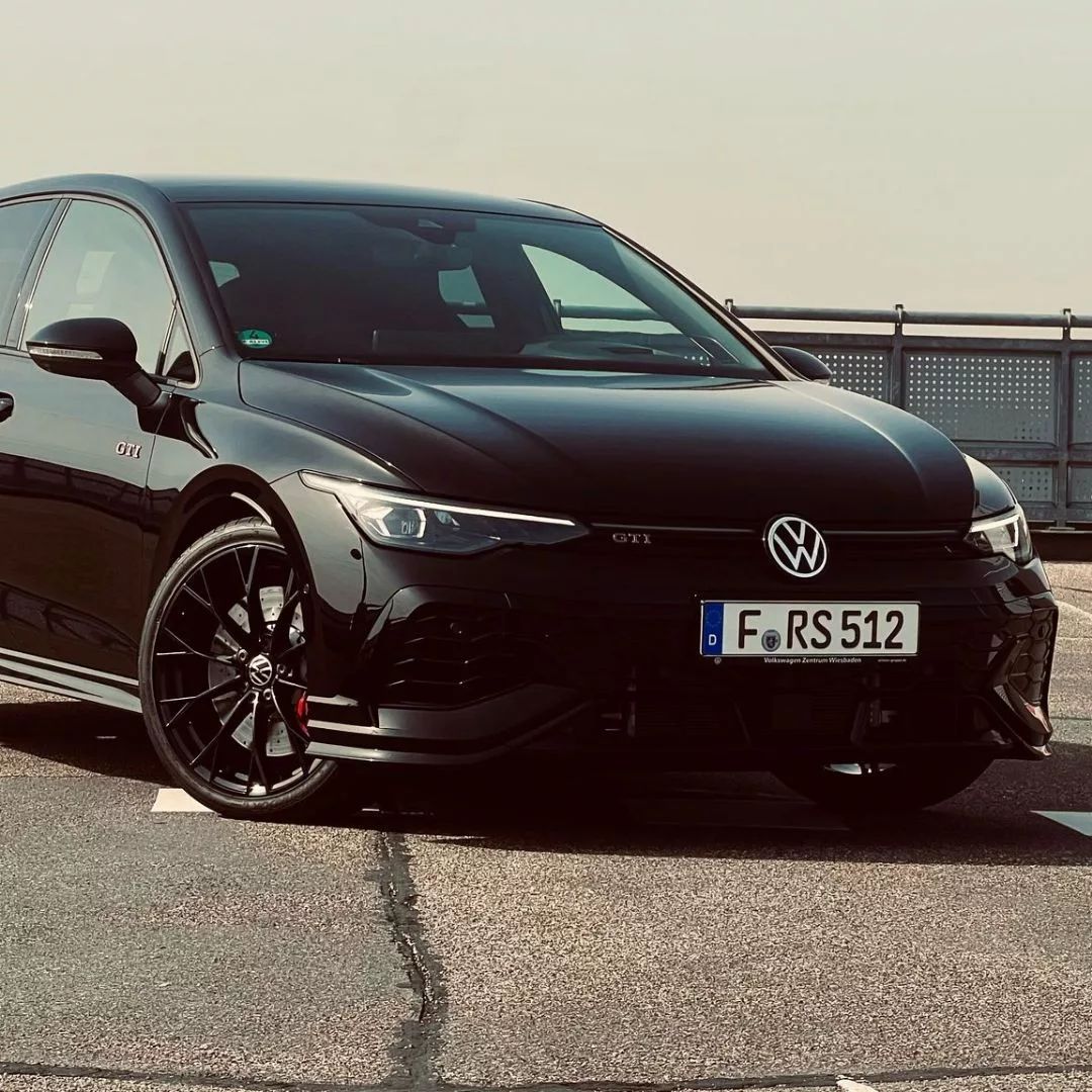 VW GOLF 8 GTI CLUBSPORT AKRAPOVIC