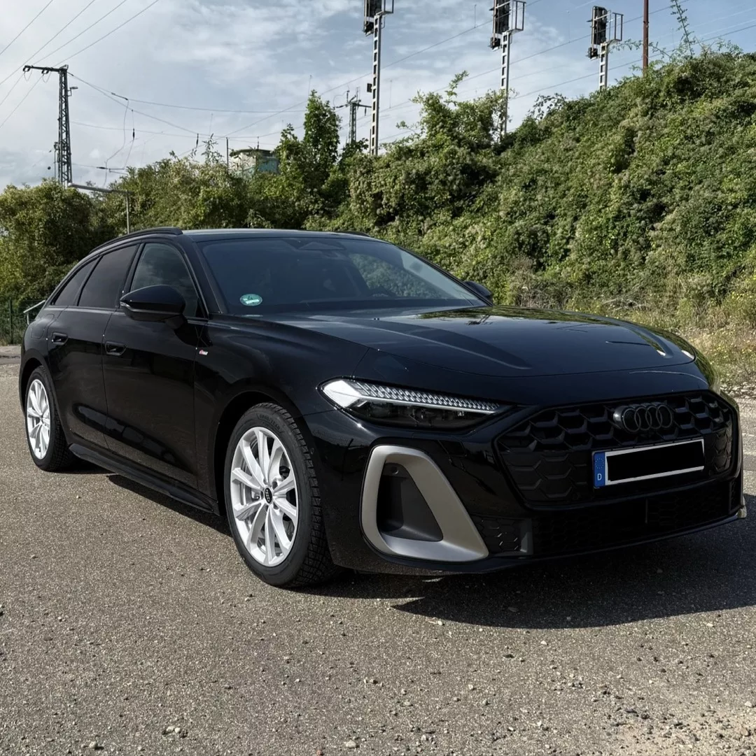 Audi A5 Avant edition one in Schwarz, Front- und Seitenansicht mieten