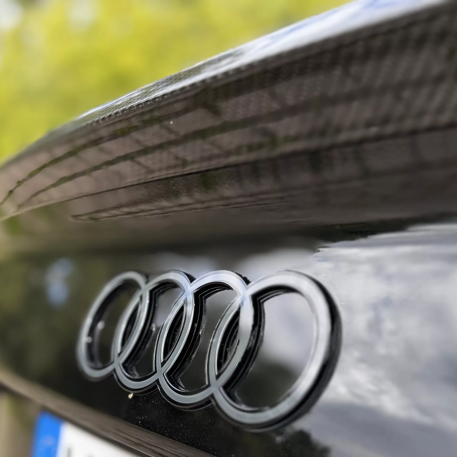 Audi RS3 FACELIFT 2025 Heckansicht mit Logo mieten