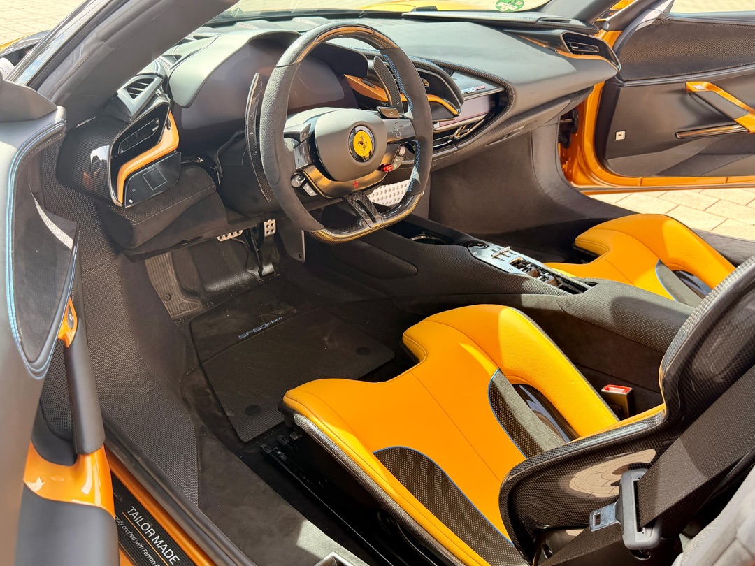 2025 Ferrari null Rückansicht - Mieten in Klosterlechfeld