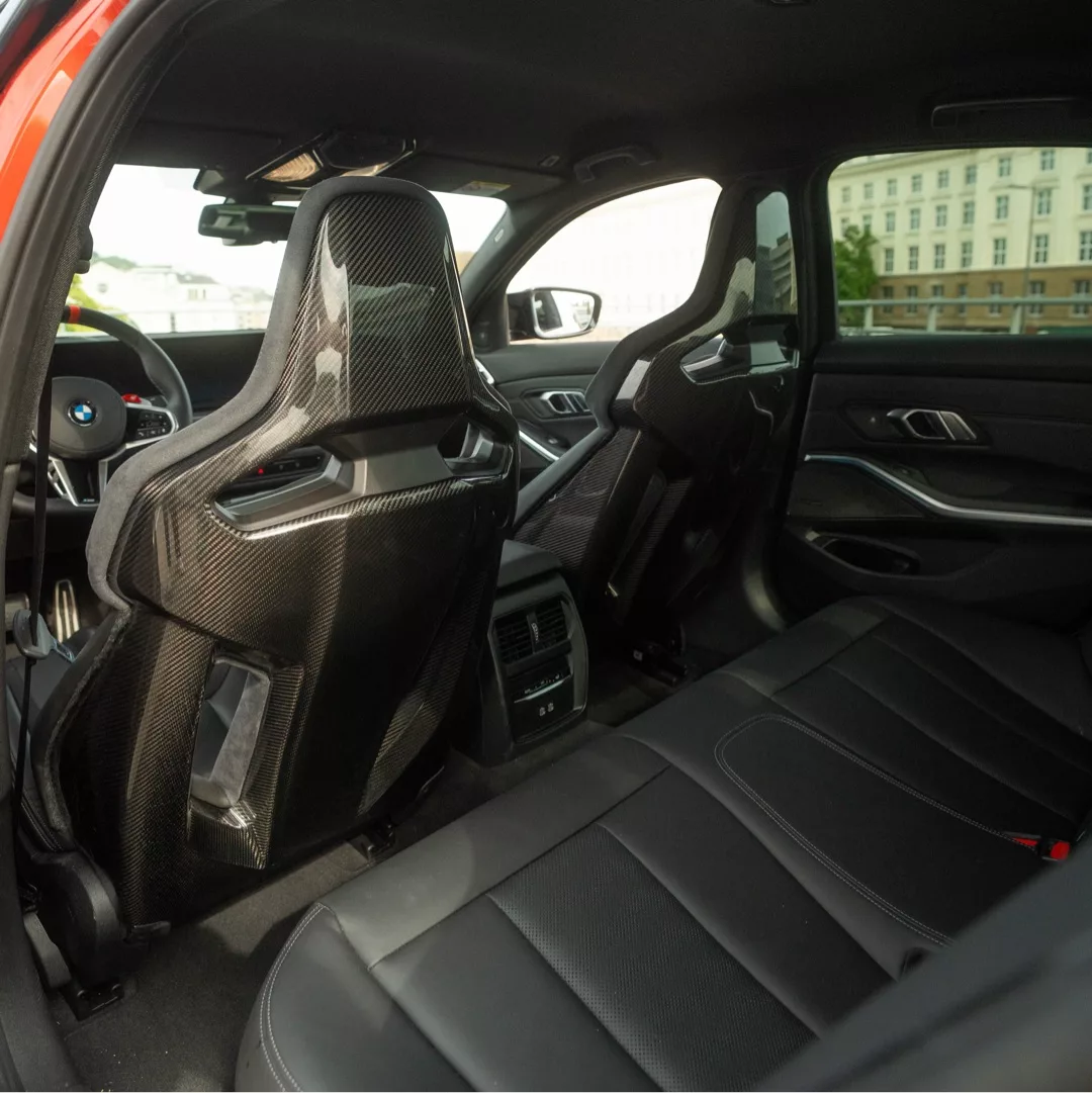 BMW M3 Competition Innenraum mit Sportsitzen mieten