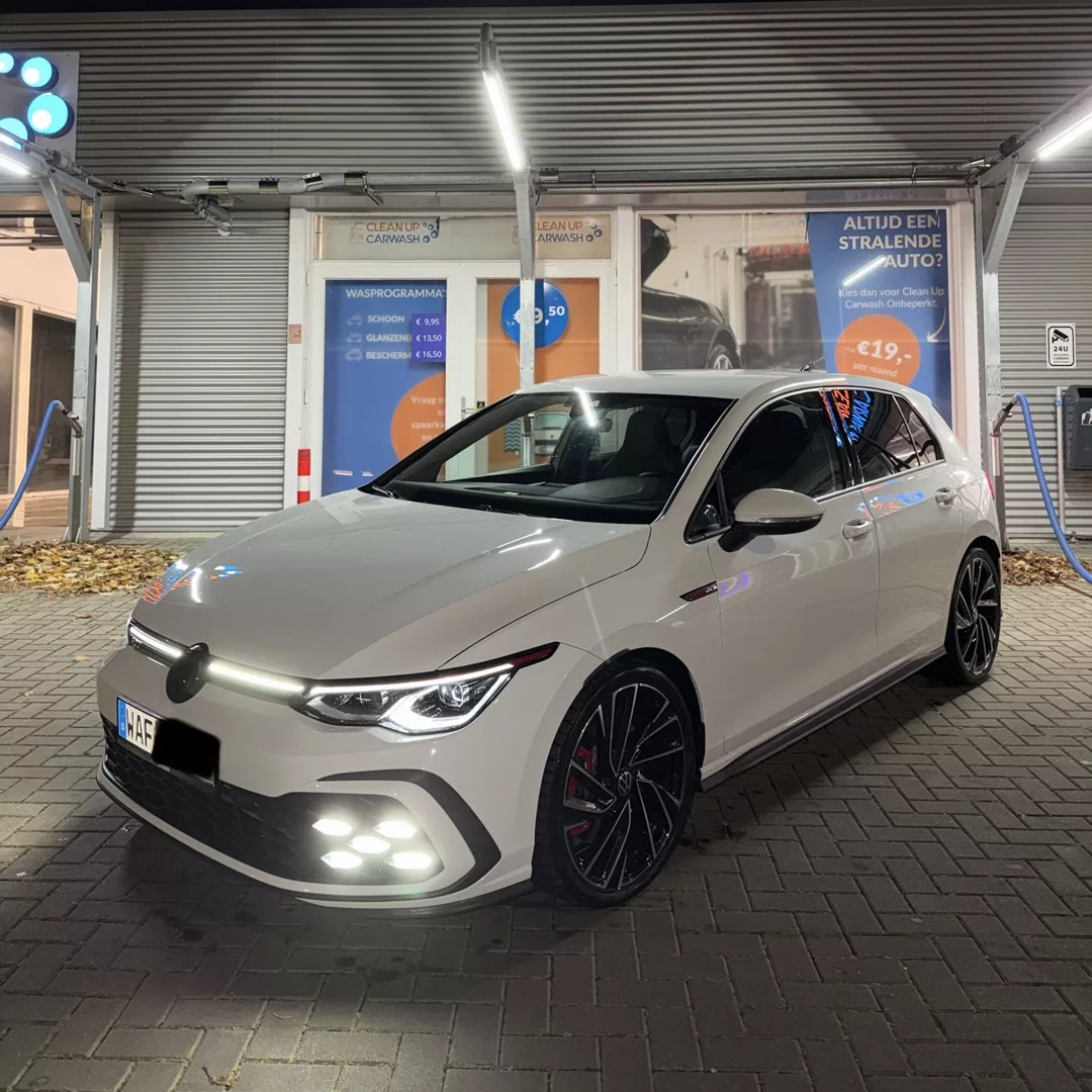 VOLKSWAGEN GOLF 8 GTI