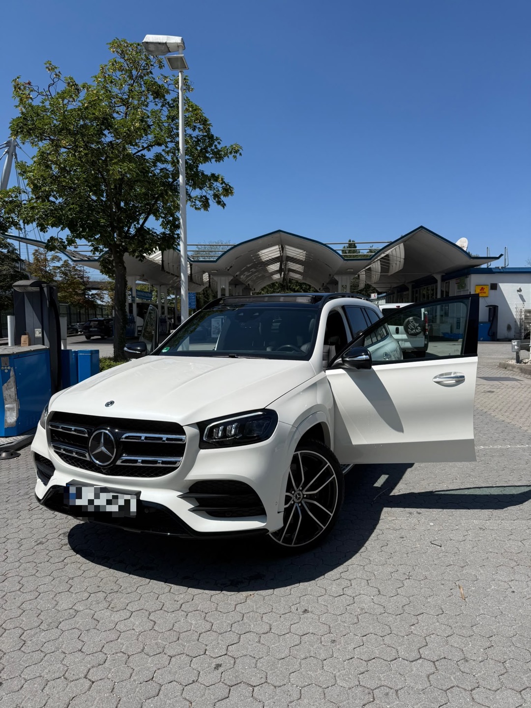 2022 Mercedes null Seitenansicht links - Mieten in München