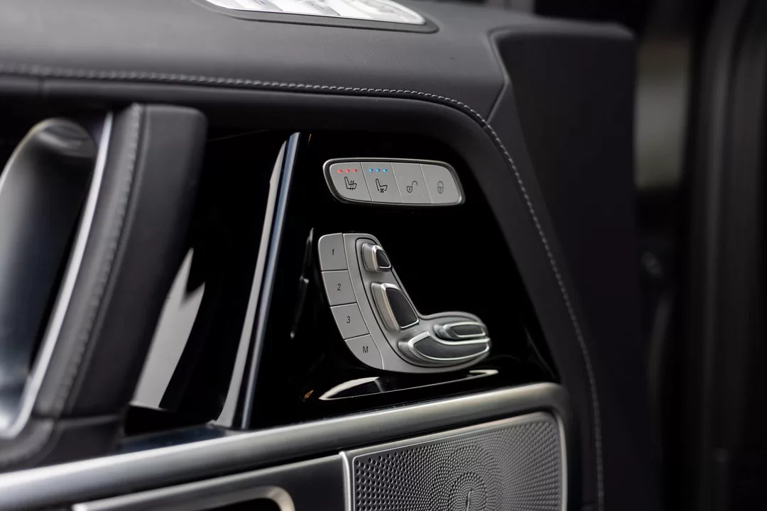 Mercedes G63 AMG 2023 Innenraum mit Sitzverstellung mieten