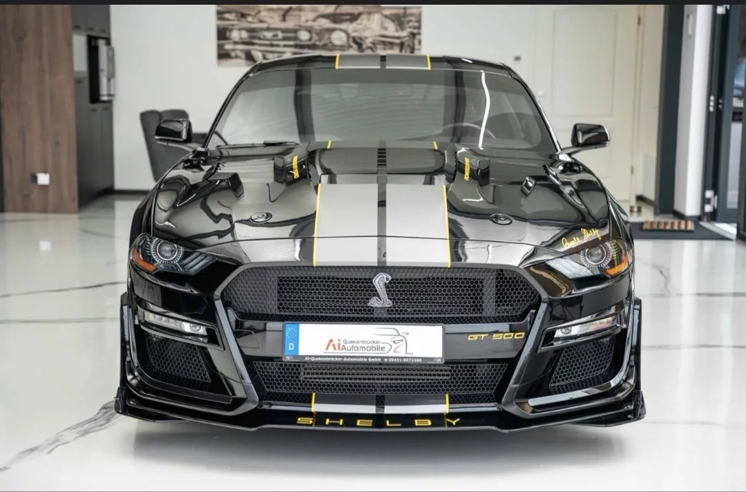 FORD MUSTANG GT 500 Shelby Optik in Schwarz mieten - Frontansicht