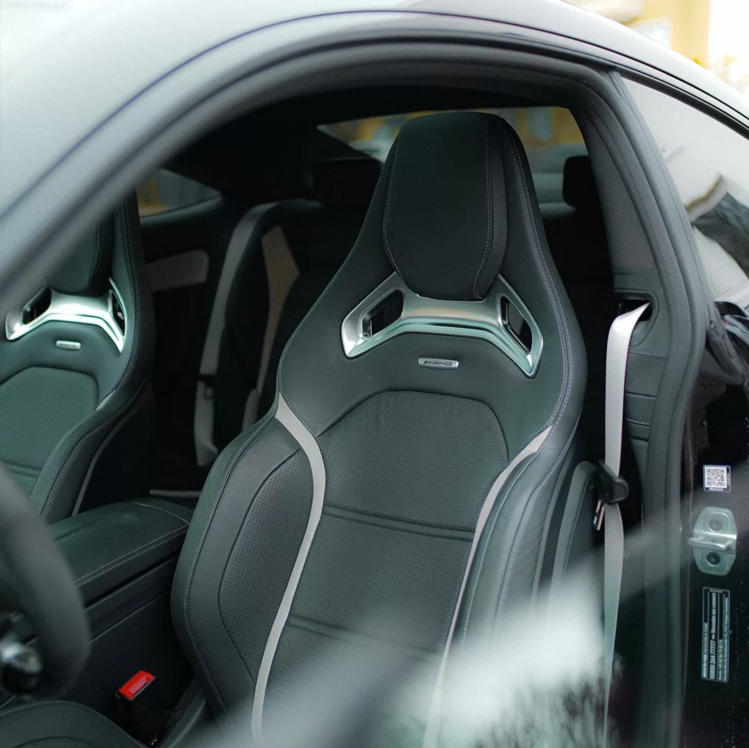Mercedes C63 S AMG Ledersitze Innenraum mieten