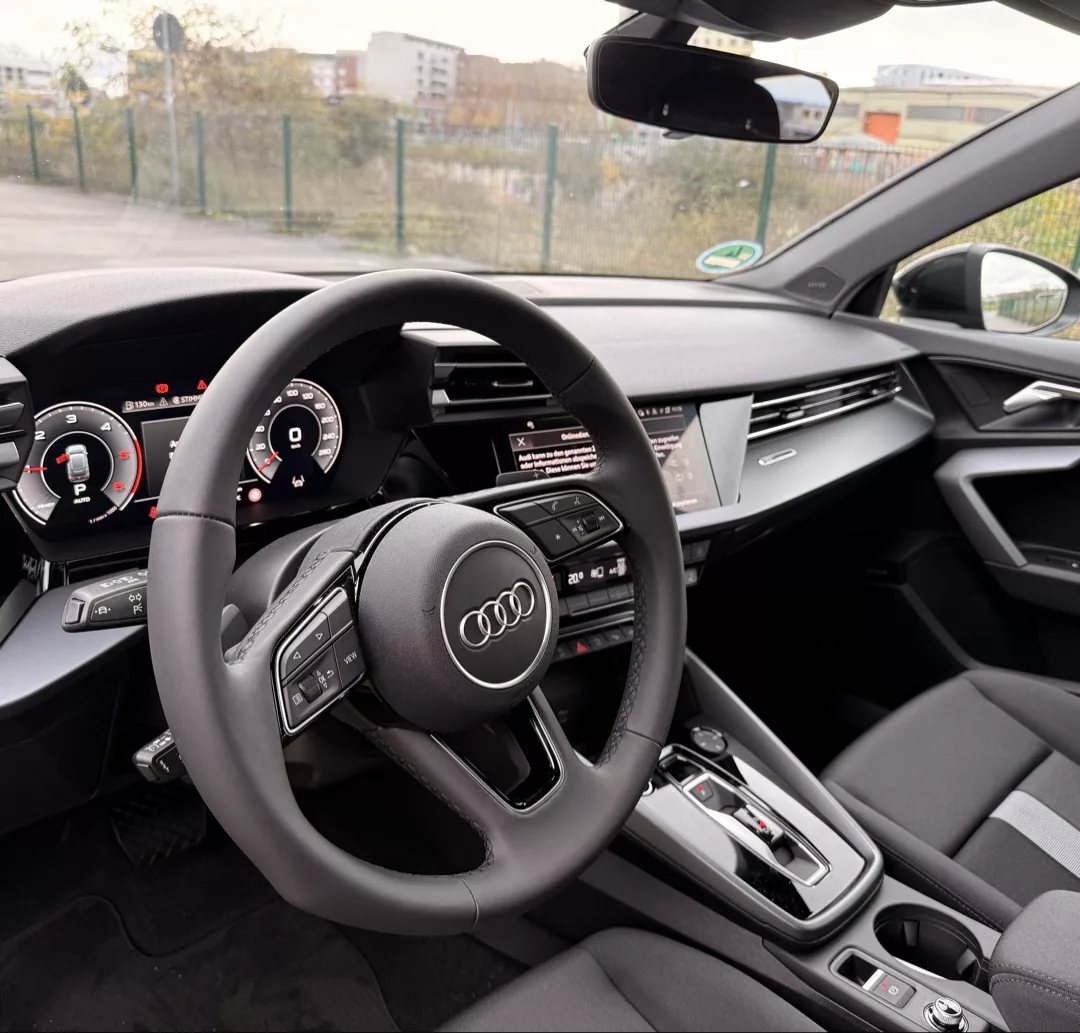 Audi A3 Sportback Innenraum mit Armaturenbrett mieten.
