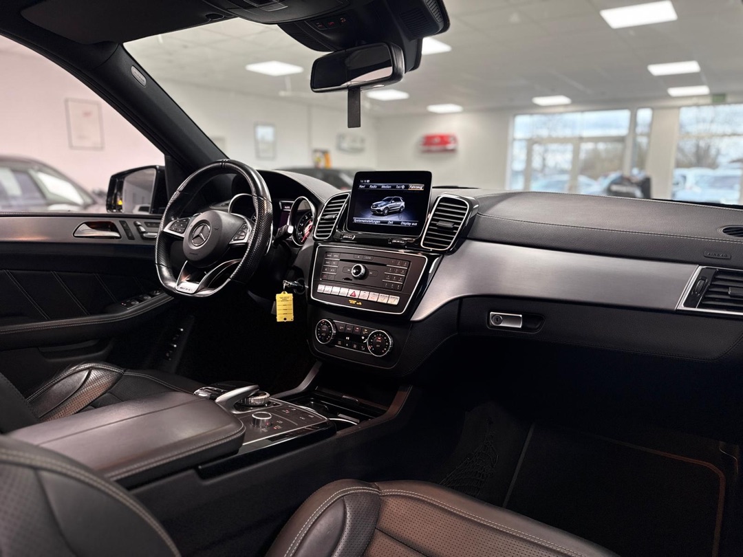 2018 Mercedes null Ansicht 10 - Mieten in Schramberg