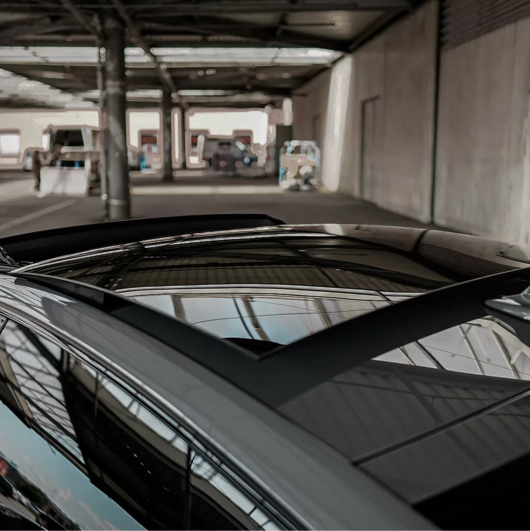 Audi RS7 mit Panoramadach in Tiefgarage mieten.