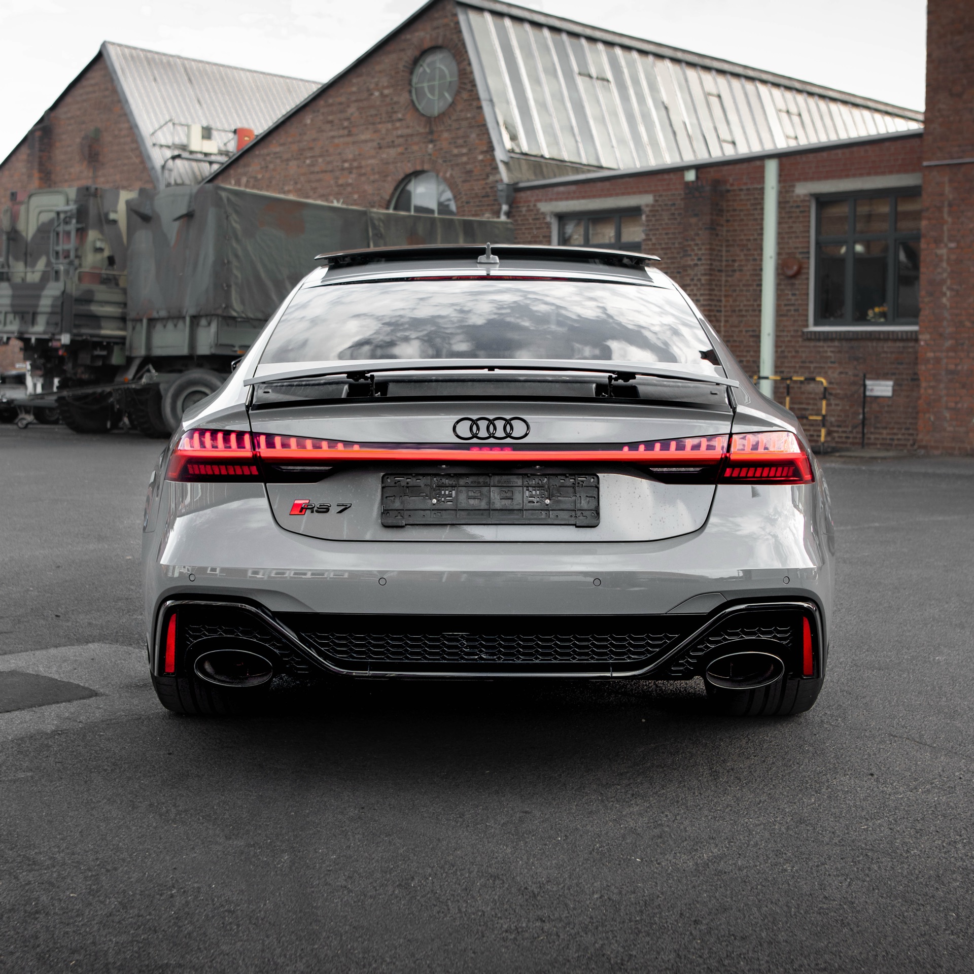 Audi RS7 Nardo Grau MIETEN RENT LEIHEN
