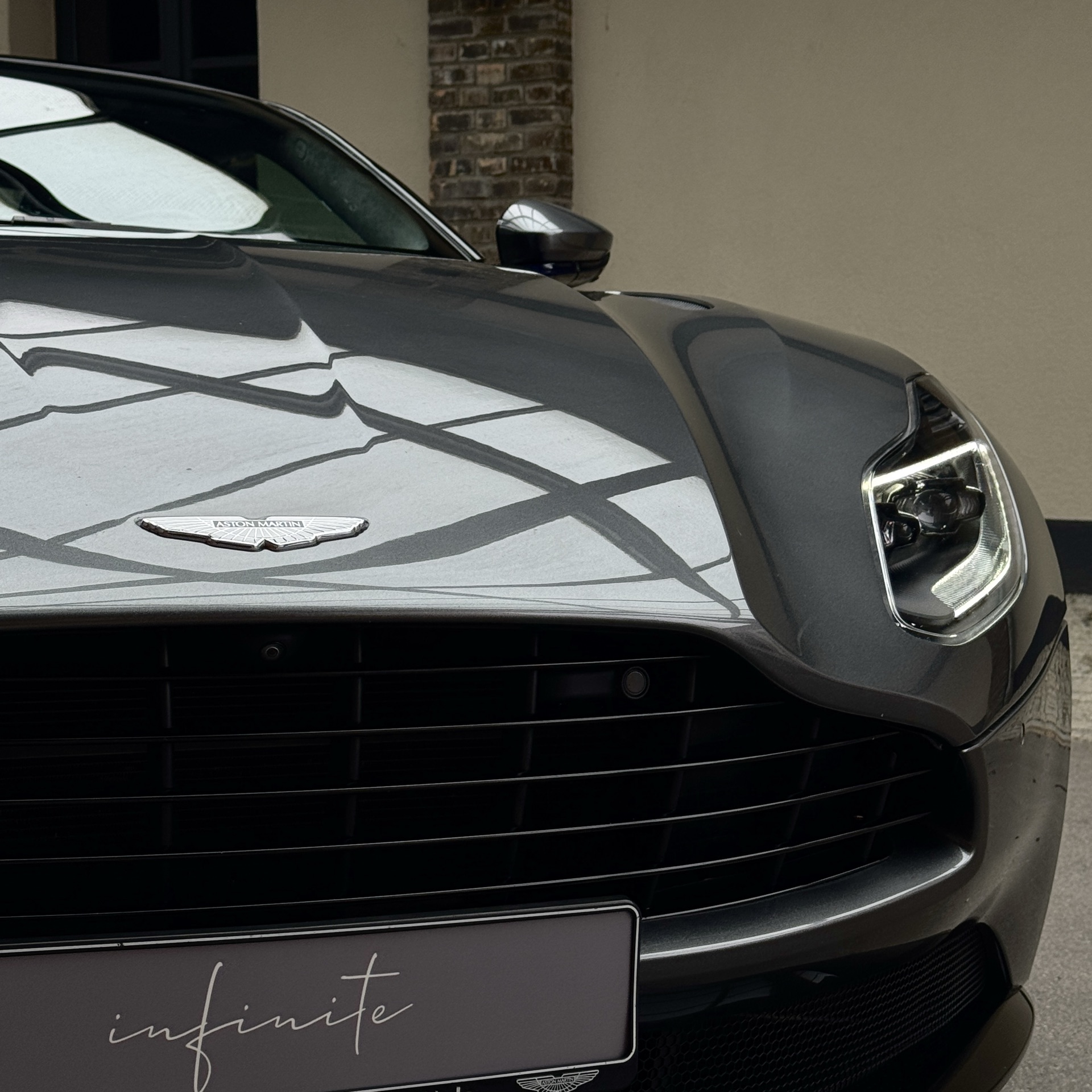 2019 Aston Martin null Innenraum Cockpit - Mieten in Berlin
