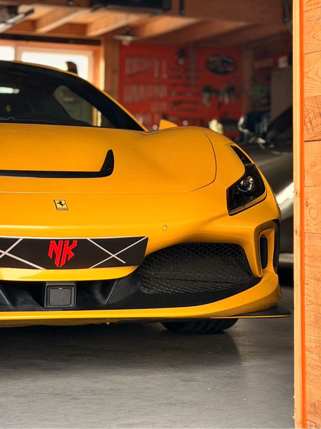 2023 Ferrari null Innenraum Cockpit - Mieten in Klosterlechfeld