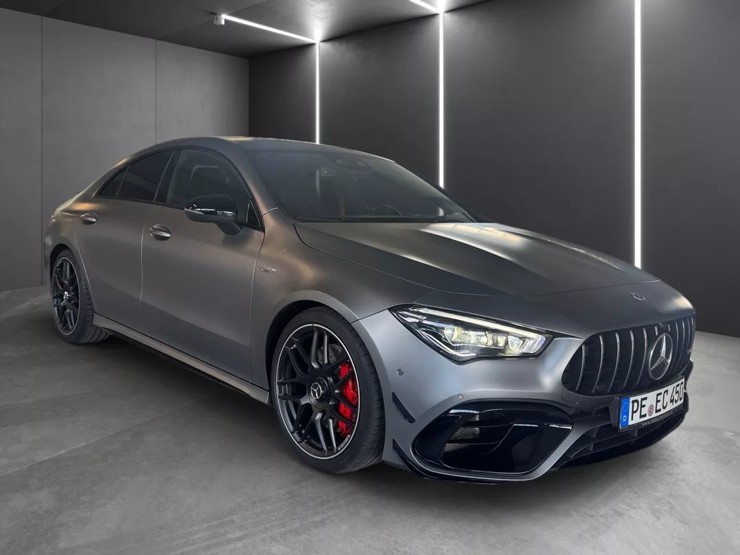 Mercedes-Benz CLA 45 AMG S in Grau mieten - Frontansicht