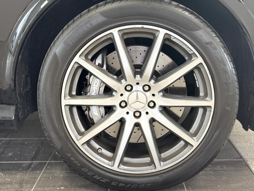 2018 Mercedes null Rückansicht - Mieten in Schramberg