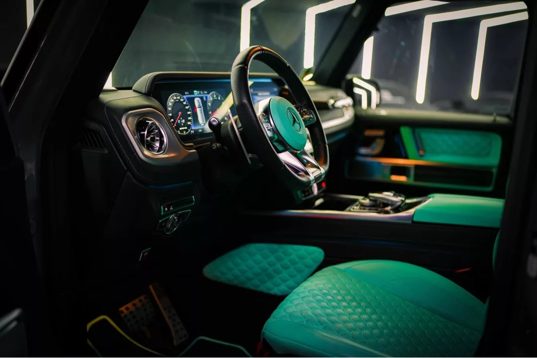 Brabus G800 Innenraum mit Lederausstattung mieten