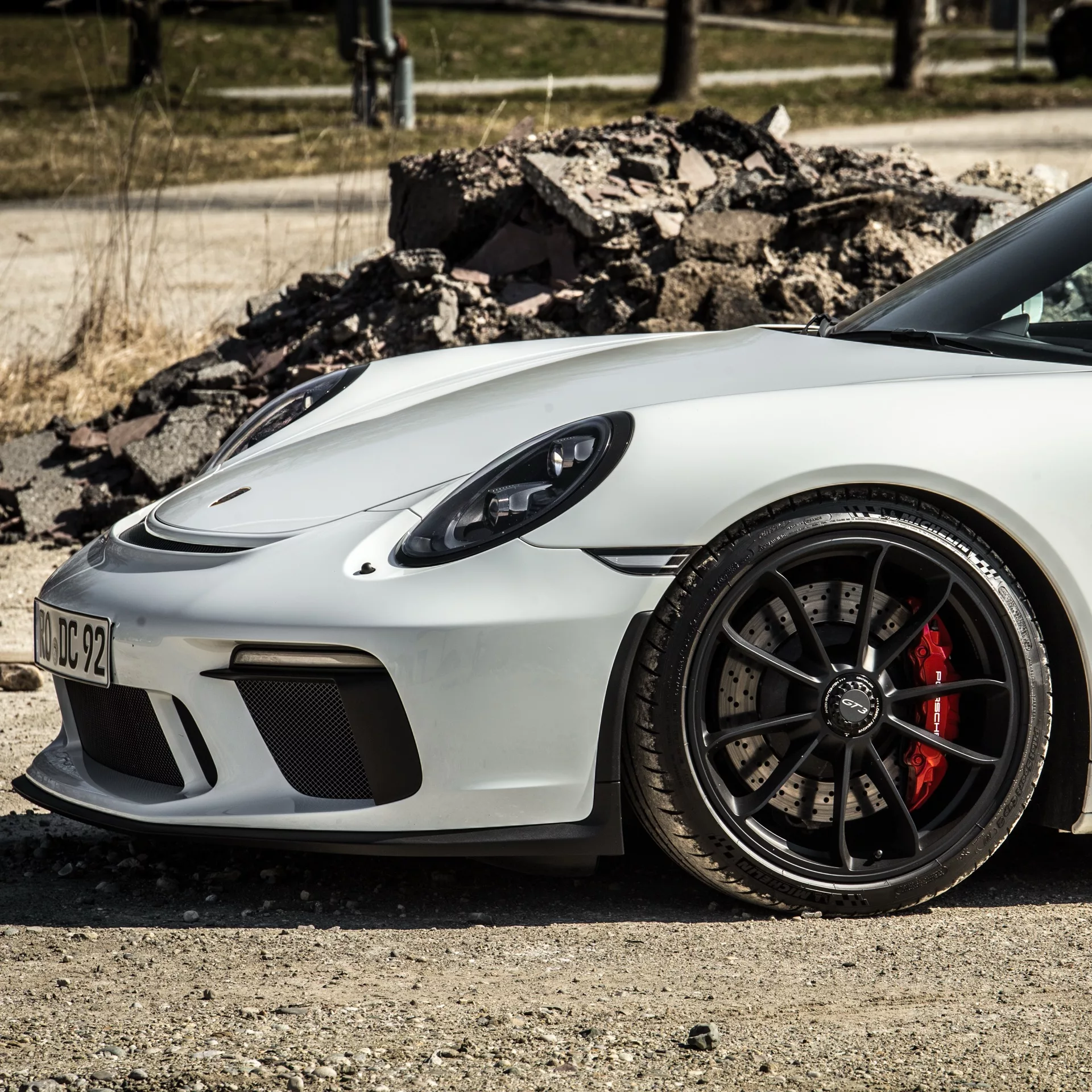 Porsche 911 GT3 in Weiß mit schwarzer Felge mieten